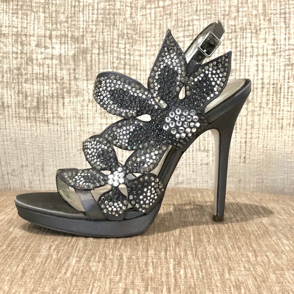 Nina Shoes - Nina Embellished Floral Sandals 🌸